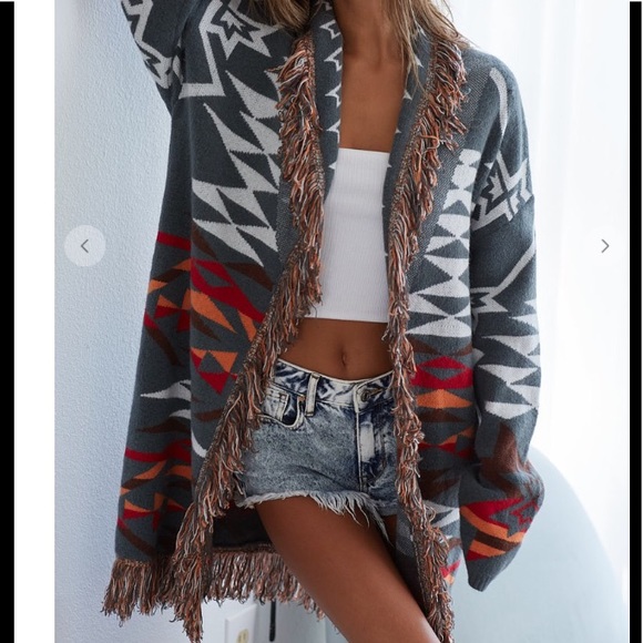 1 left!! ❤️Grey Skies Aztec Blanket  Western Fringe Blanket cardigan sweater - Picture 2 of 13